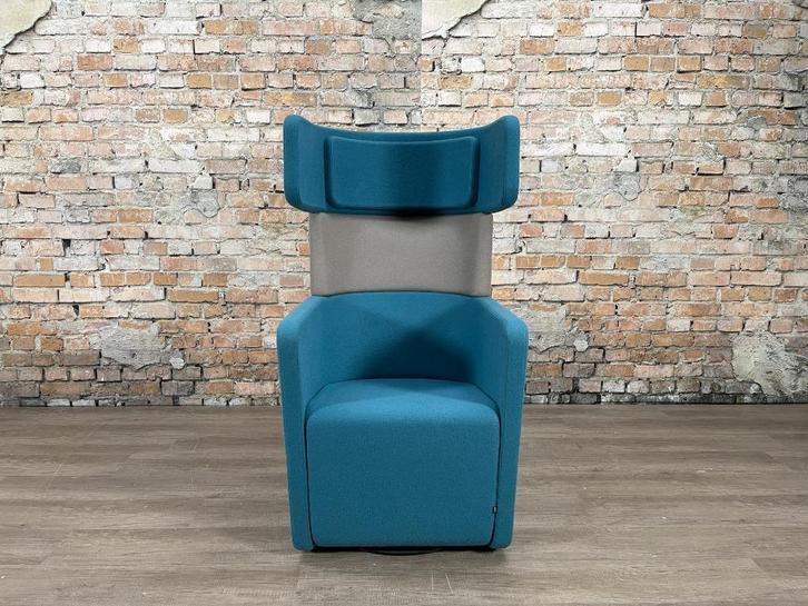 Bene Parcs Wing Chair blauw bij TheReSales, Huis en Inrichting, Fauteuils, Zo goed als nieuw, Metaal, Stof, 50 tot 75 cm, Minder dan 75 cm