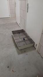 Konijnenhok,  kunststof in staal handig in elkaar te zitten., Kooi, Zo goed als nieuw, Hamster, 75 tot 110 cm