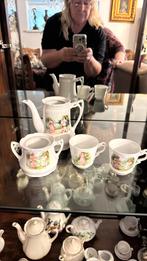 Antieke onderdelen kinderservies niet compleet, Ophalen