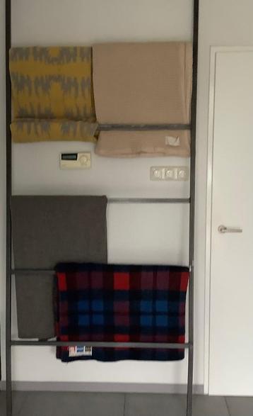 Zwart Stalen rek , stelling H240 cm,  Br 62, 84.5 en 105 cm beschikbaar voor biedingen