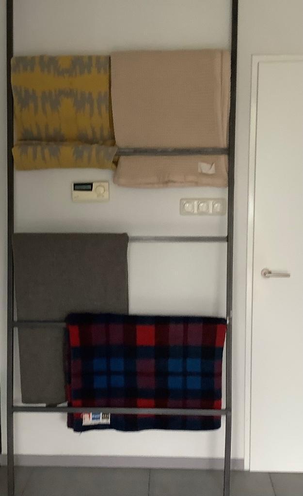 Zwart Stalen rek , stelling H240 cm,  Br 62, 84.5 en 105 cm, Huis en Inrichting, Woonaccessoires | Wanddecoraties, Gebruikt, Ophalen