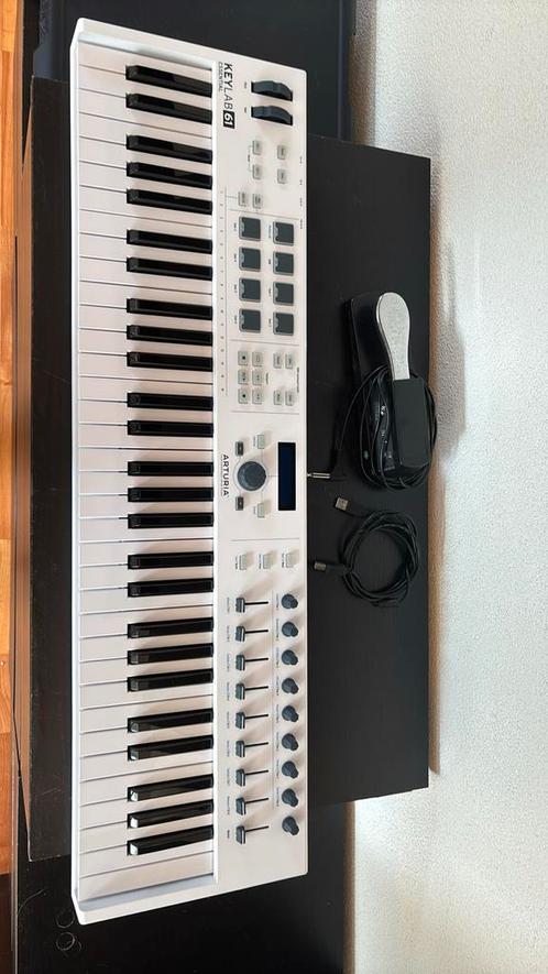 Arturia keylab essential 61 midi keyboard & Sustain pedal, Muziek en Instrumenten, Midi-apparatuur, Zo goed als nieuw, Ophalen of Verzenden