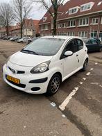 Toyota Aygo 1.0 12V Vvt-i 5DRS 2010 Wit, Voorwielaandrijving, Stof, Zwart, 4 stoelen