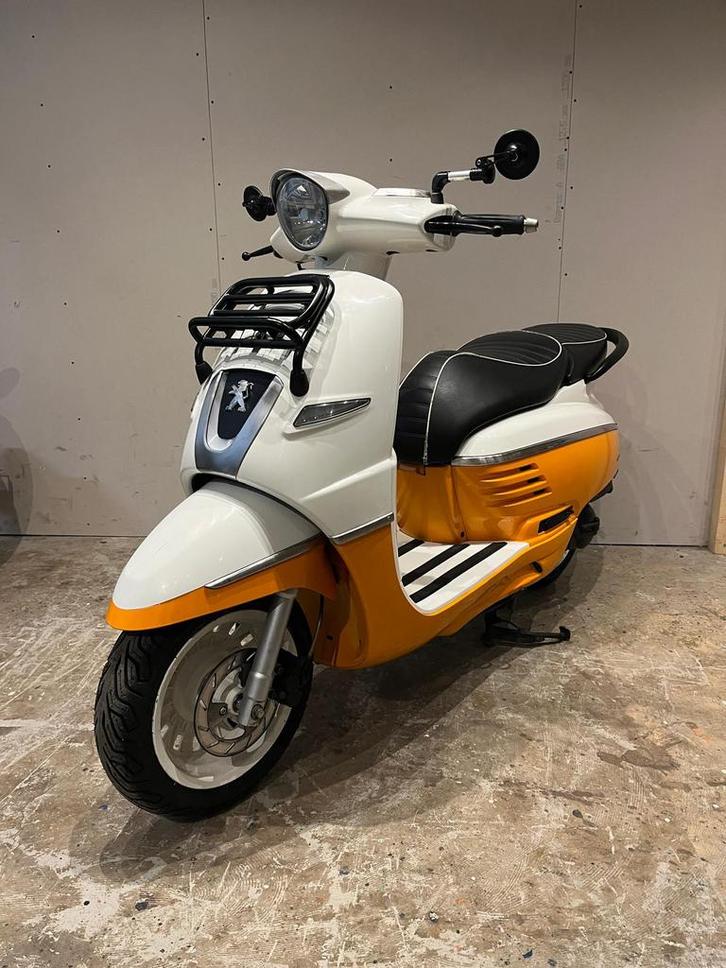 Peugeot Django | Brom scooter | 2016 | inruil mogelijk, Fietsen en Brommers, Brommers | Peugeot, Zo goed als nieuw, Overige modellen