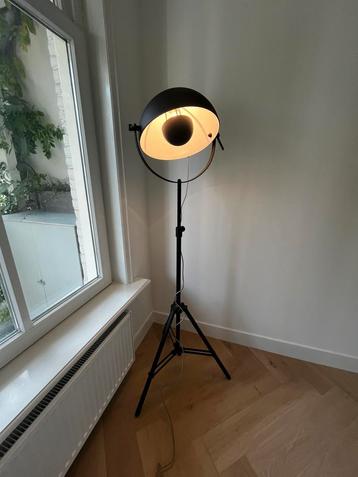 Vloerlamp | mat zwart | industrieel | studio stijl beschikbaar voor biedingen