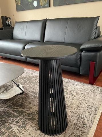 Mooie ronde Bijzettafel zwart  beschikbaar voor biedingen
