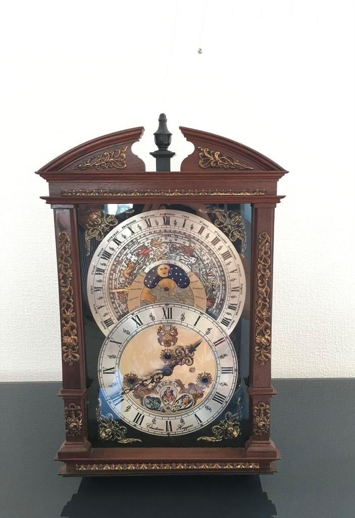Gezocht: Christiaan Huygens tafelklok met sterrenbeelden, Antiek en Kunst, Antiek | Klokken, Ophalen