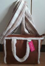 Dames tas bruine suède shopper & zachte geruite sjaal NIEUW, Ophalen of Verzenden, Nieuw, Bruin, Shopper