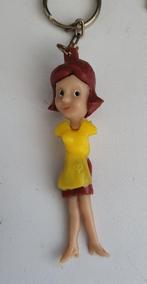 Vintage Sleutelhanger Meisje met Gele Jurk, Ophalen of Verzenden, Gebruikt, Knuffel of Figuurtje