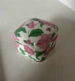 Oud gebloemd pillendoosje, Antiek en Kunst, Curiosa en Brocante, Ophalen of Verzenden