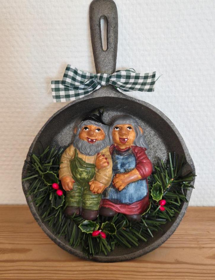Scandinavische trollen decoratie gietijzeren pan * wandhange, Huis en Inrichting, Woonaccessoires | Wanddecoraties, Zo goed als nieuw