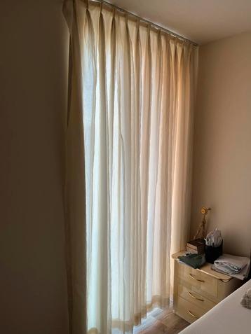 Mooie Gordijn - Lichtdoorlatend beschikbaar voor biedingen