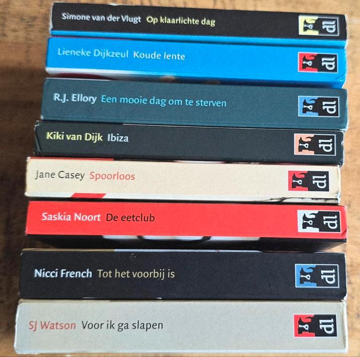 Dwarsligger 8 stuks totaal, Boeken, Thrillers, Zo goed als nieuw, Ophalen