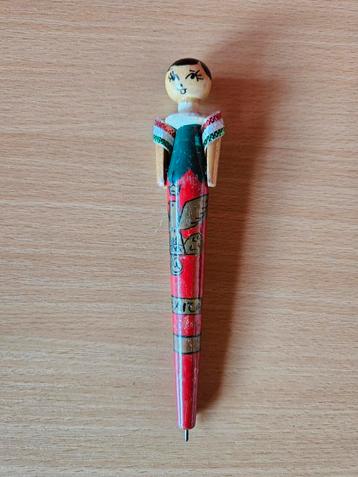 Houten poppetje Mexicaanse vrouw pen beschikbaar voor biedingen