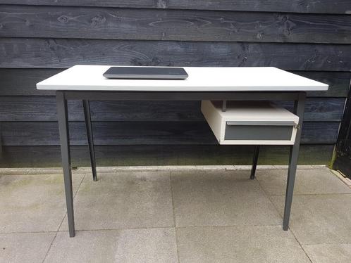 MARKO Industrieel Dutch Design Bureau - Vintage jaren 50-60, Huis en Inrichting, Bureaus, Gebruikt, Bureau, Ophalen