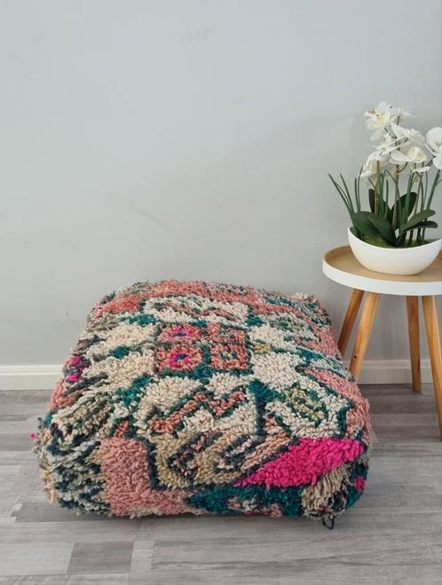 Marokkaanse berber poef van echt wol,zitkussen, Huis en Inrichting, Banken | Voetenbanken en Poefen, Nieuw, 50 tot 75 cm, 50 tot 75 cm
