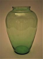 Vaas - groen glas (1), Huis en Inrichting, Woonaccessoires | Vazen, Minder dan 50 cm, Groen, Glas, Gebruikt