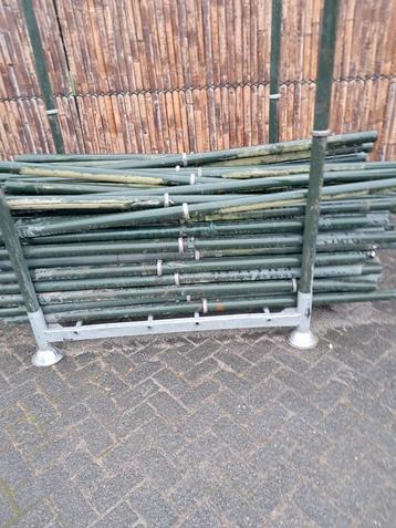 Hekwerk palen  beschikbaar voor biedingen
