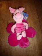 Disney Winnie de Poeh Knorretje pluche op bloem 18cm, Ophalen of Verzenden, Winnie de Poeh of vrienden, Nieuw, Knuffel