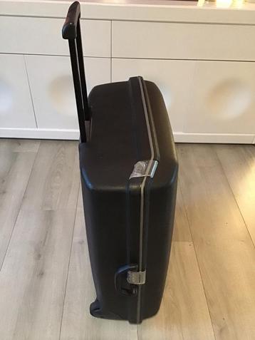 Grote zwarte American Tourister koffer/uitschuifbaar handvat beschikbaar voor biedingen