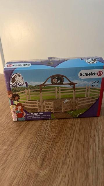 Schleich weide met poort 42434 beschikbaar voor biedingen