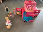 Barbie luxe camper met glijbaan/zwembad, Ophalen of Verzenden, Zo goed als nieuw