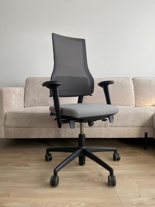 BMA Axia 2.5 bureaustoel Nieuwprijs: €1500 (1 jaar oud), Huis en Inrichting, Bureaustoelen, Zo goed als nieuw, Bureaustoel, Zwart
