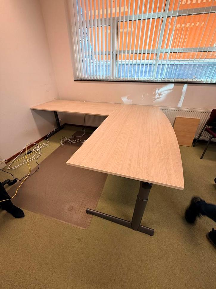 Ahrend Hoekbureau 200x250cm - Eiken Blad, Verstelbaar, Huis en Inrichting, Bureaus, Gebruikt, Bureau, In hoogte verstelbaar, Ophalen of Verzenden