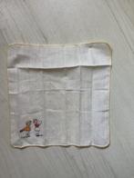 Zakdoekje handgeborduurd meisjes met leesboek ongebruikt, Hobby en Vrije tijd, Borduren en Borduurmachines, Ophalen of Verzenden