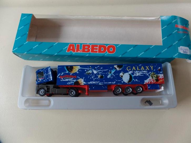 Renault trekker / oplegger Phantasialand (Albedo), Hobby en Vrije tijd, Modelauto's | 1:87, Nieuw, Bus of Vrachtwagen, Herpa, Ophalen of Verzenden