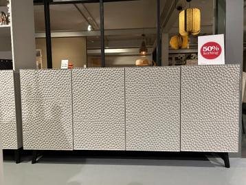 Showmodel Dressoir 50% korting! beschikbaar voor biedingen