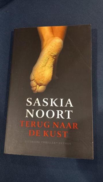 4 Saskia Noort boeken - zgan beschikbaar voor biedingen