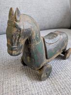 Oud houten paardje op wielen - Handgemaakt, Ophalen of Verzenden