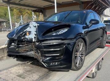 Porsche Macan 3.6 Turbo voorschade beschikbaar voor biedingen