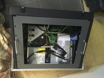 Laser Controller desk en flightcase beschikbaar voor biedingen