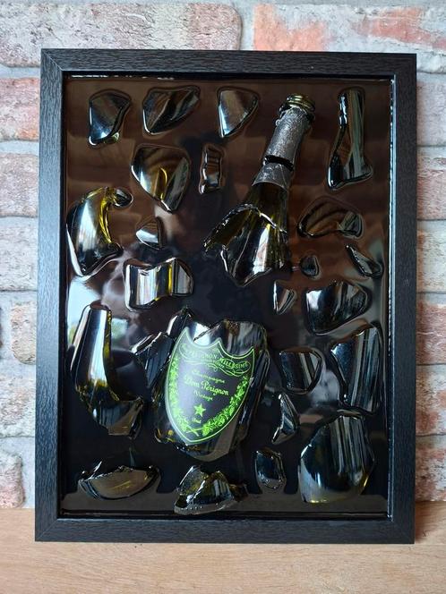 Dom perignon fles verwerkt in een lijst met Epoxy, Antiek en Kunst, Kunst | Schilderijen | Modern, Ophalen of Verzenden