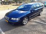 Volvo V70 2.4 140PK 2002 Blauw trekhaak, Auto's, Voorwielaandrijving, 1800 kg, Zwart, Blauw