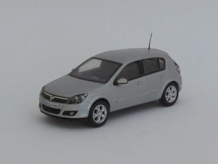 mooie grijs-metallic Vauxhall (Opel) Astra, topstaat, 1:43, Hobby en Vrije tijd, Modelauto's | 1:43, Gebruikt, Auto, MiniChamps