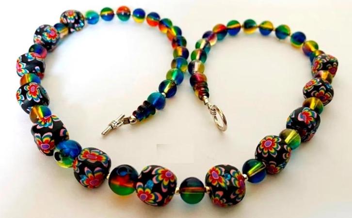 Vintage mooie ketting lucite kralen ingelegd met steentjes, Sieraden, Tassen en Uiterlijk, Kettingen, Zo goed als nieuw, Overige materialen