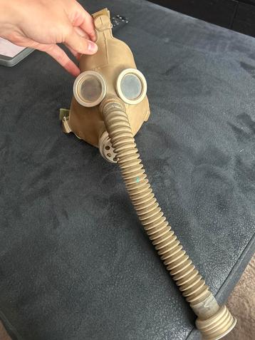 Vintage Gasmasker Koude Oorlog beschikbaar voor biedingen