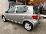 Toyota Yaris 1.3 VVT-i Sol 5-DEURS/NW APK/DEALER O.H, Auto's, Origineel Nederlands, Te koop, Zilver of Grijs, 5 stoelen