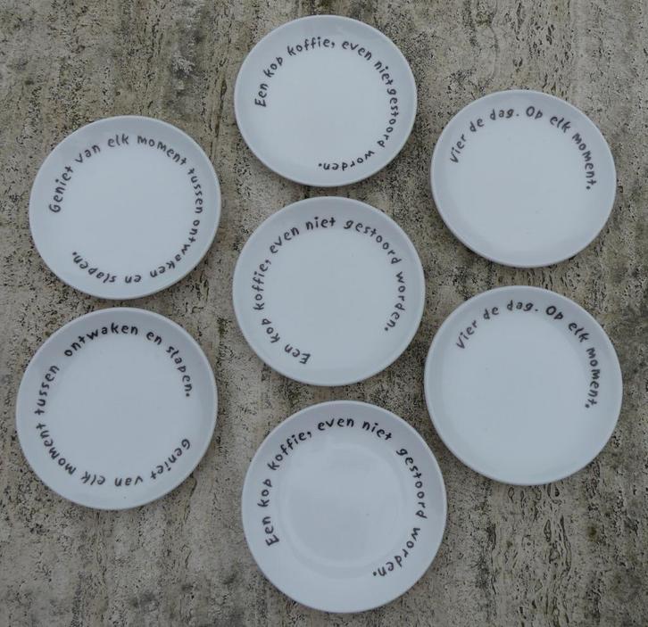7 x Douwe Egberts Brownie / Cupcake Bordje, Huis en Inrichting, Keuken | Servies, Nieuw, Bord(en), Overige stijlen, Porselein