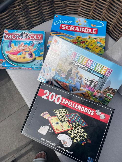 Klassiek Bordspellen, Hobby en Vrije tijd, Gezelschapsspellen | Bordspellen, Zo goed als nieuw, Ophalen