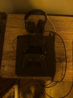 PS4 slim + 2 controllers + gaming headset + monitor/tv, Spelcomputers en Games, Spelcomputers | Sony PlayStation 4, Met 2 controllers