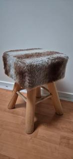 Kruk met vacht, blank hout, 42cm, Minder dan 50 cm, Gebruikt, Vierkant, Minder dan 50 cm