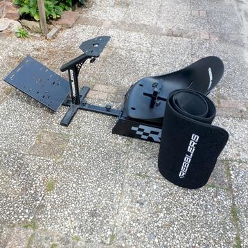 REBBLERS Rookie Gaming cockpit beschikbaar voor biedingen