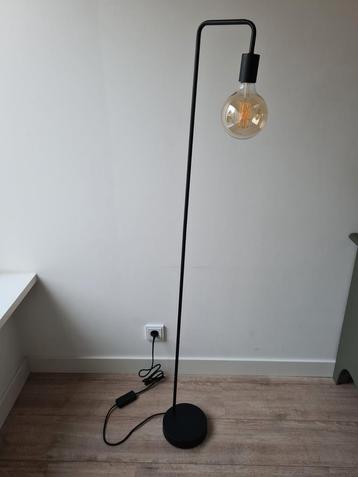Vloerlamp, Staande lamp, Design lamp, Matzwart, ZGAN, TEAB!! beschikbaar voor biedingen
