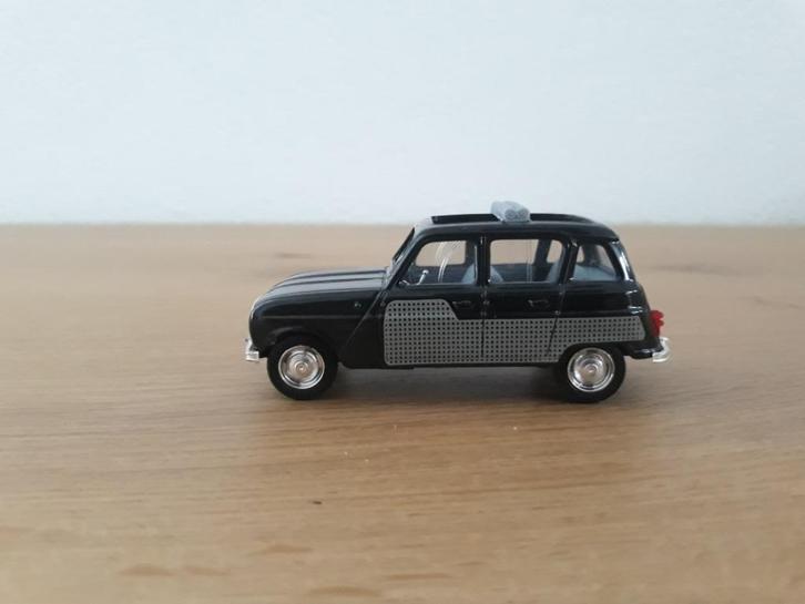 Solido auto Renault 4L 4545 schaalmodel met doos, Hobby en Vrije tijd, Modelbouw | Auto's en Voertuigen, Nieuw, Auto, 1:32 tot 1:50
