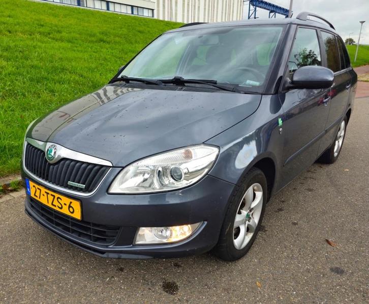 Skoda Fabia diesel, Auto's, Skoda, Particulier, Fabia, Diesel, B, Stationwagon, Handgeschakeld, Origineel Nederlands, Zilver of Grijs