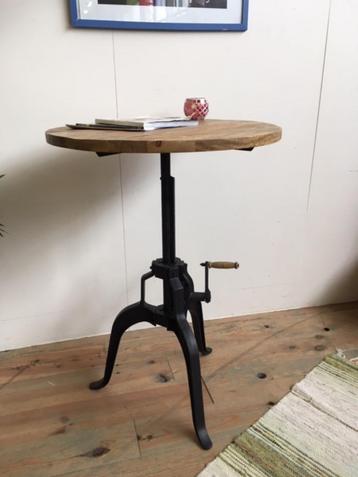 Opdraaitafel gietijzer + Mangohout, 75 cm doorsnede. beschikbaar voor biedingen